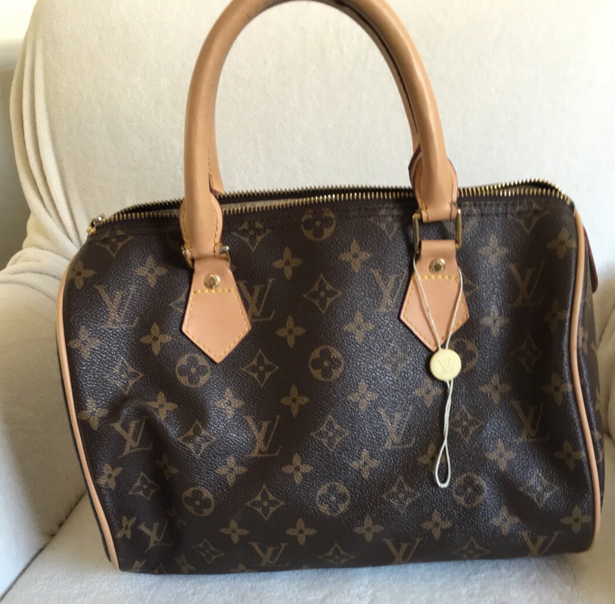 IS YOUR LOUIS VUITTON BAG REAL OR FAKE?!  Learn how to authenticate Louis  Vuitton in 5 steps! 